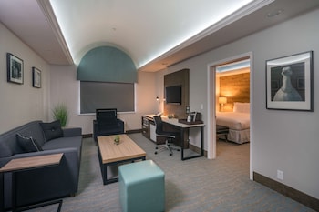 the row hotel bw signature collection