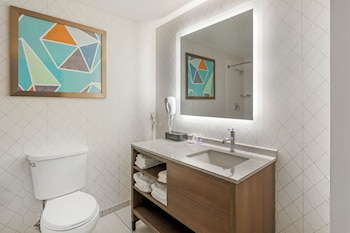 comfort inn and suites louisville airport fair and expo