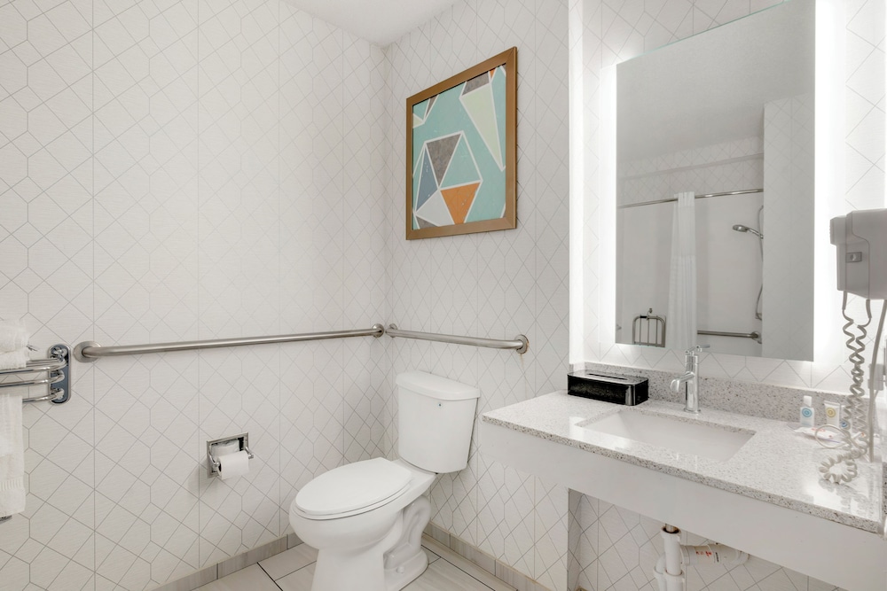 comfort inn and suites louisville airport fair and expo