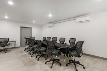 comfort inn and suites louisville airport fair and expo