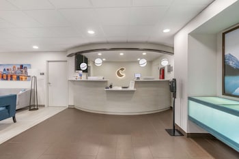 comfort inn and suites louisville airport fair and expo