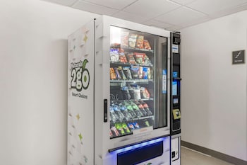 comfort inn and suites louisville airport fair and expo