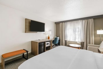 comfort inn and suites louisville airport fair and expo