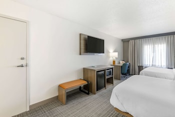 comfort inn and suites louisville airport fair and expo