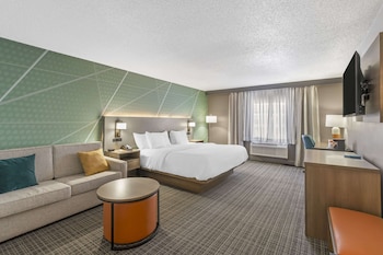 comfort inn and suites louisville airport fair and expo