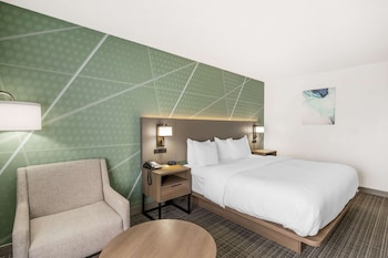 comfort inn and suites louisville airport fair and expo