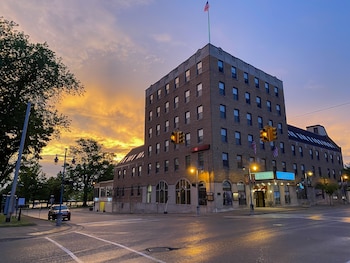 the hotel ojibway trademark collection by wyndham