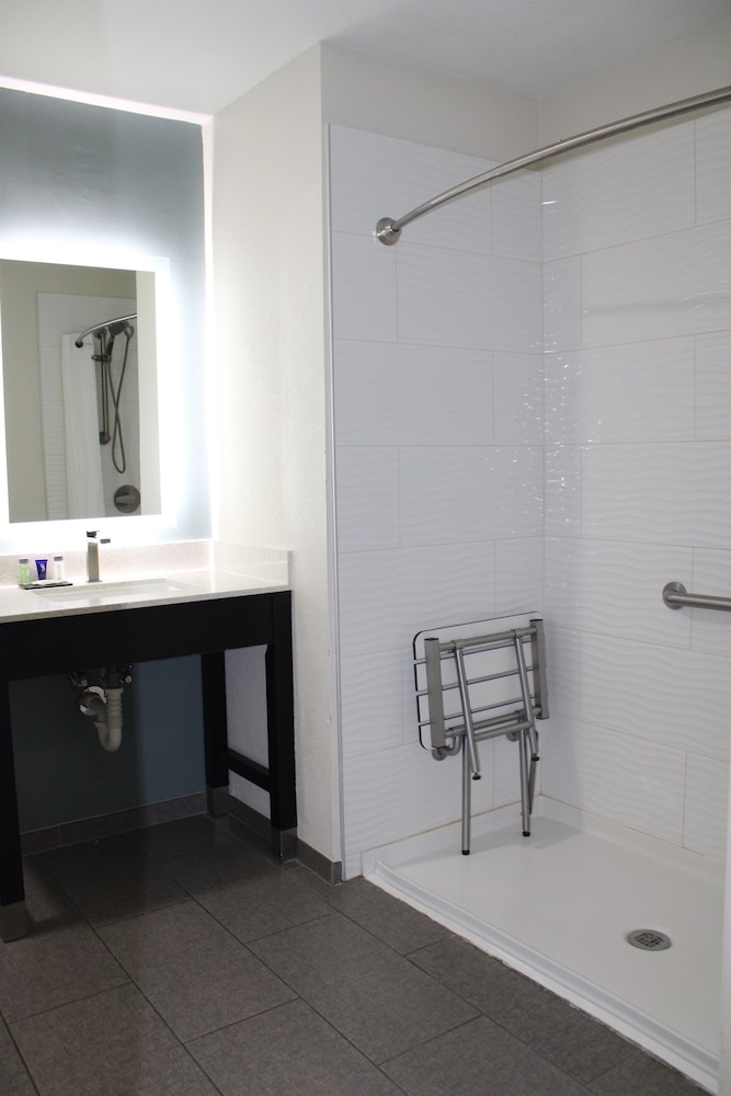 wingate by wyndham kings bay naval base