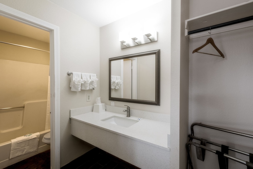 super 8 by wyndham williams west route 66 grand canyon area