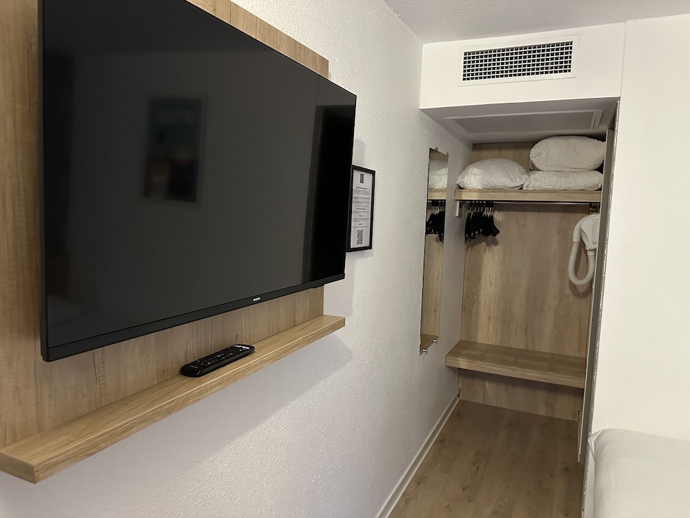 ostal pau universite sure hotel collection by best western