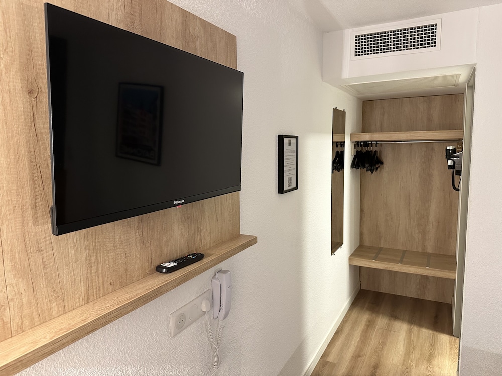 ostal pau universite sure hotel collection by best western