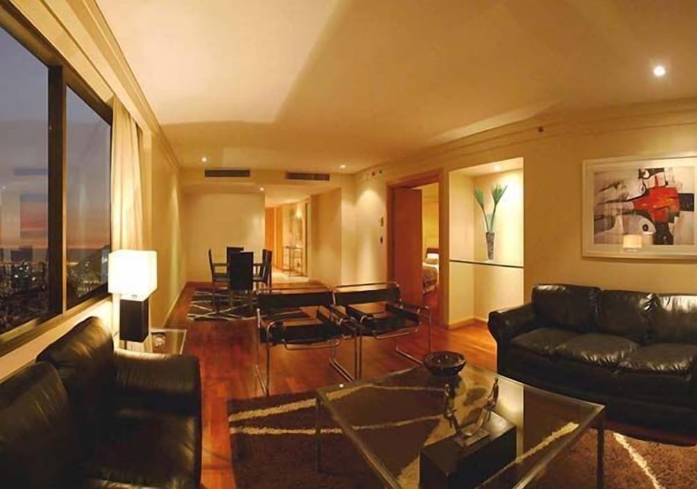 boulevard suites hotel