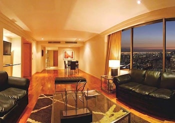 boulevard suites hotel