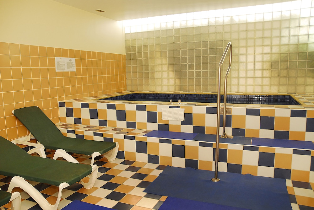 boulevard suites hotel