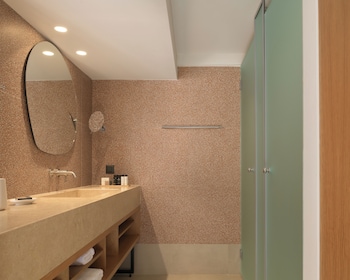 paralos venus suites