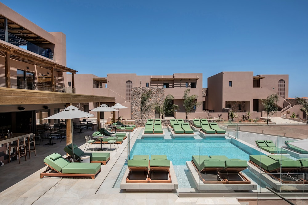 paralos venus suites