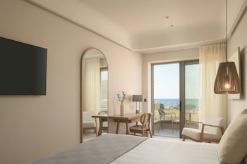 paralos venus suites