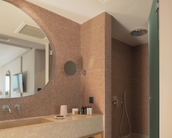 paralos venus suites
