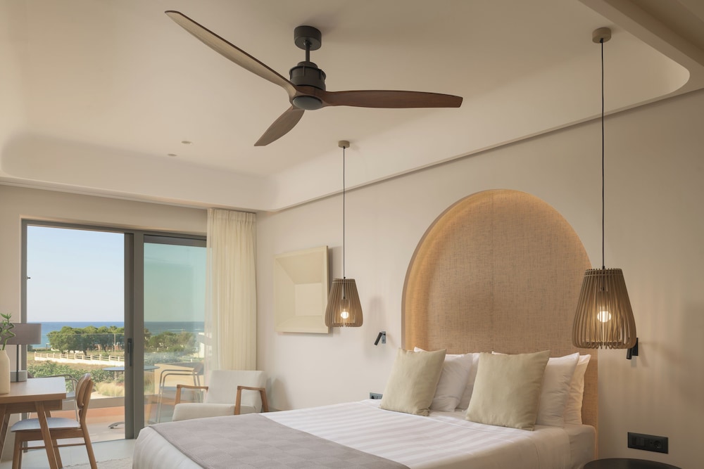 paralos venus suites