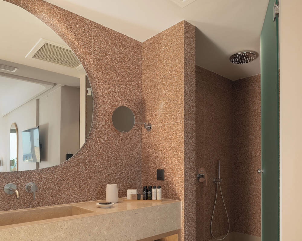 paralos venus suites