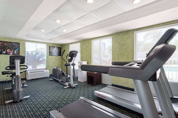 wyndham garden monterrey aeropuerto