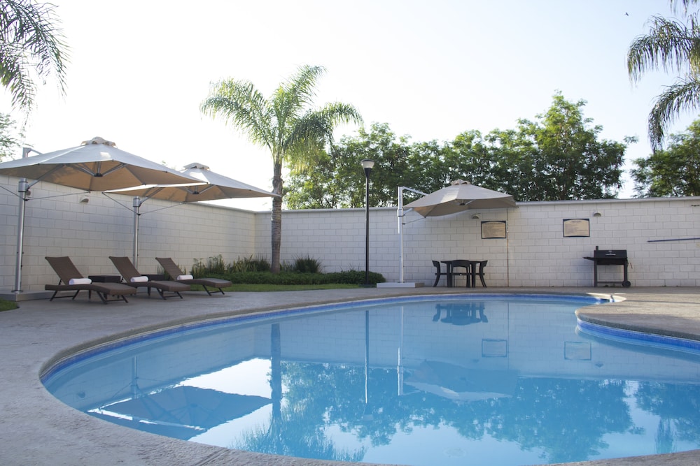 wyndham garden monterrey aeropuerto