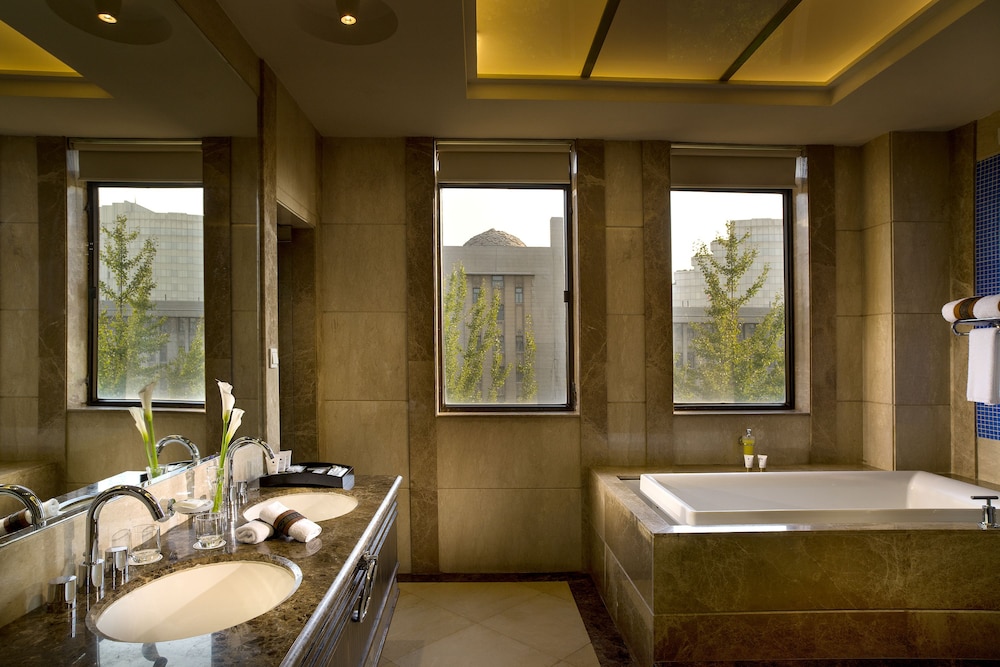 grand mercure xian on renmin square