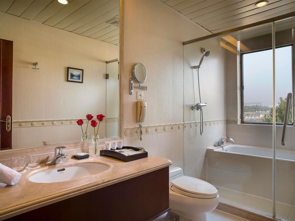 grand mercure xian on renmin square