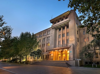 grand mercure xian on renmin square