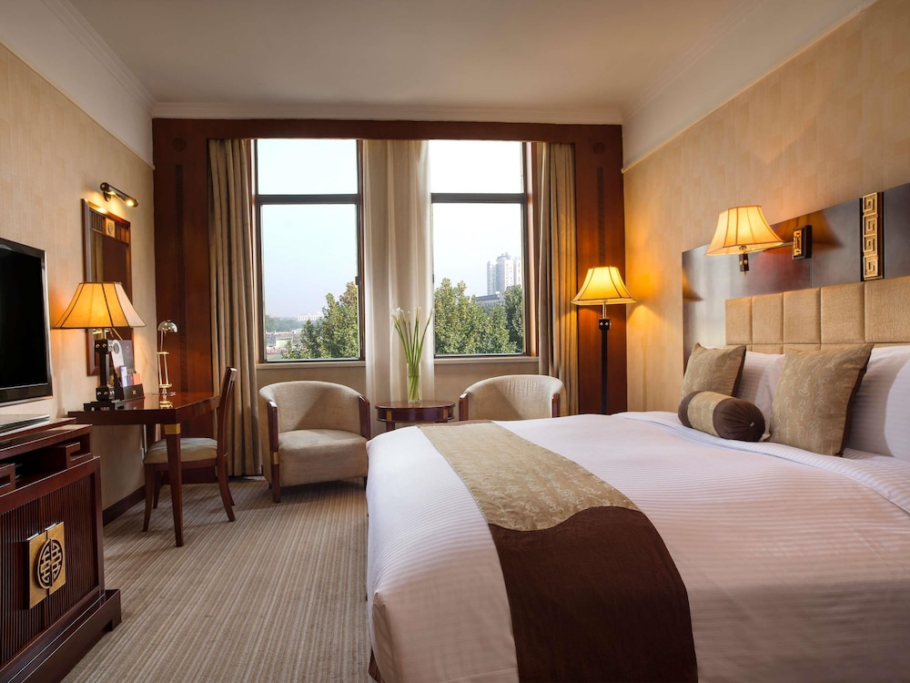 grand mercure xian on renmin square