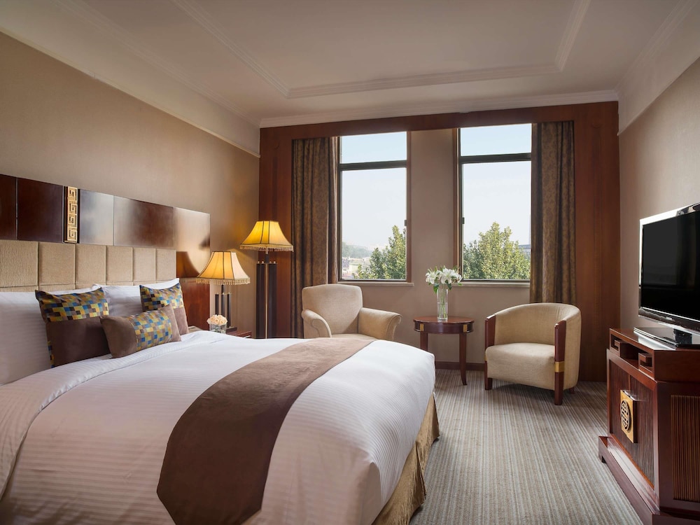 grand mercure xian on renmin square