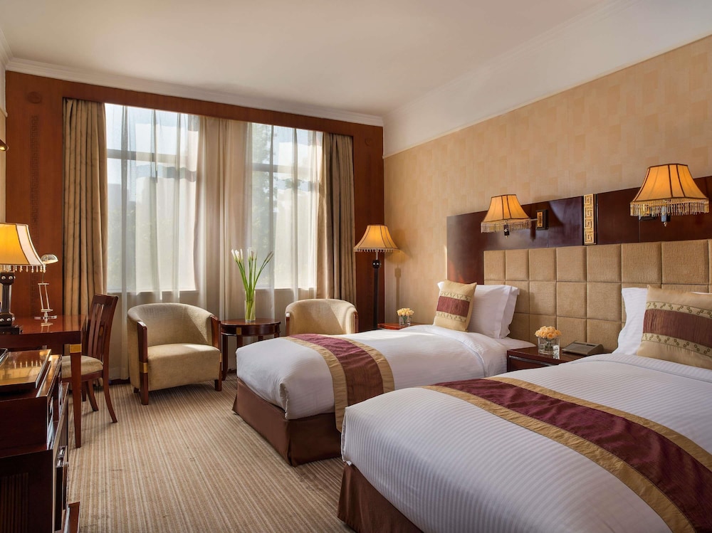 grand mercure xian on renmin square