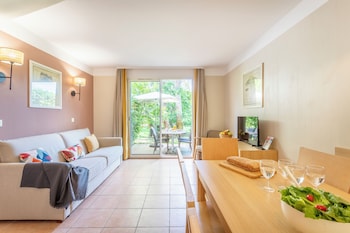 pierre and vacances residenz le hameau de la pinede