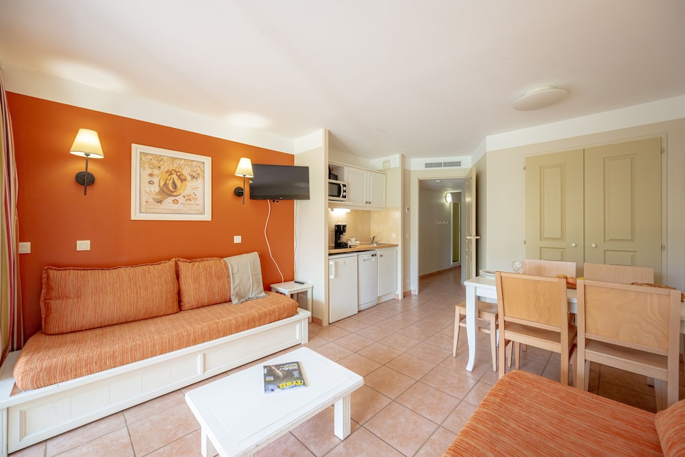 pierre and vacances residenz le hameau de la pinede