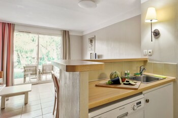 pierre and vacances residenz le hameau de la pinede