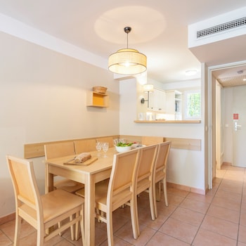 pierre and vacances residenz le hameau de la pinede