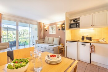 pierre and vacances residenz le hameau de la pinede