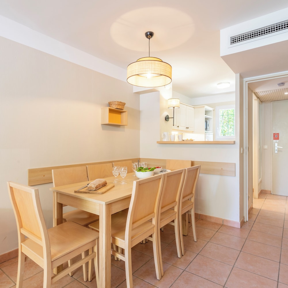 pierre and vacances residenz le hameau de la pinede