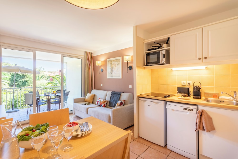 pierre and vacances residenz le hameau de la pinede