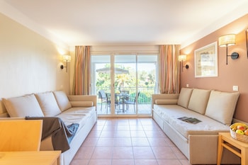 pierre and vacances residenz le hameau de la pinede