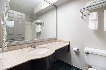 days inn by wyndham muskegon