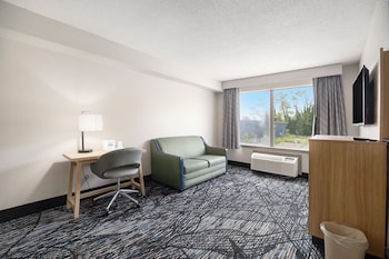 days inn by wyndham muskegon