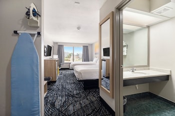 days inn by wyndham muskegon