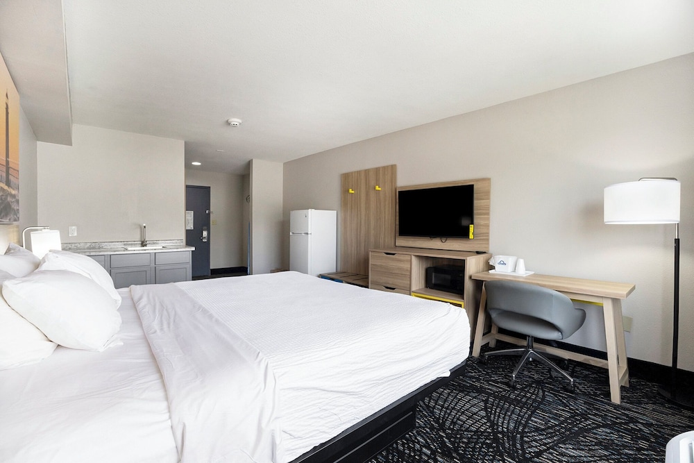 days inn by wyndham muskegon