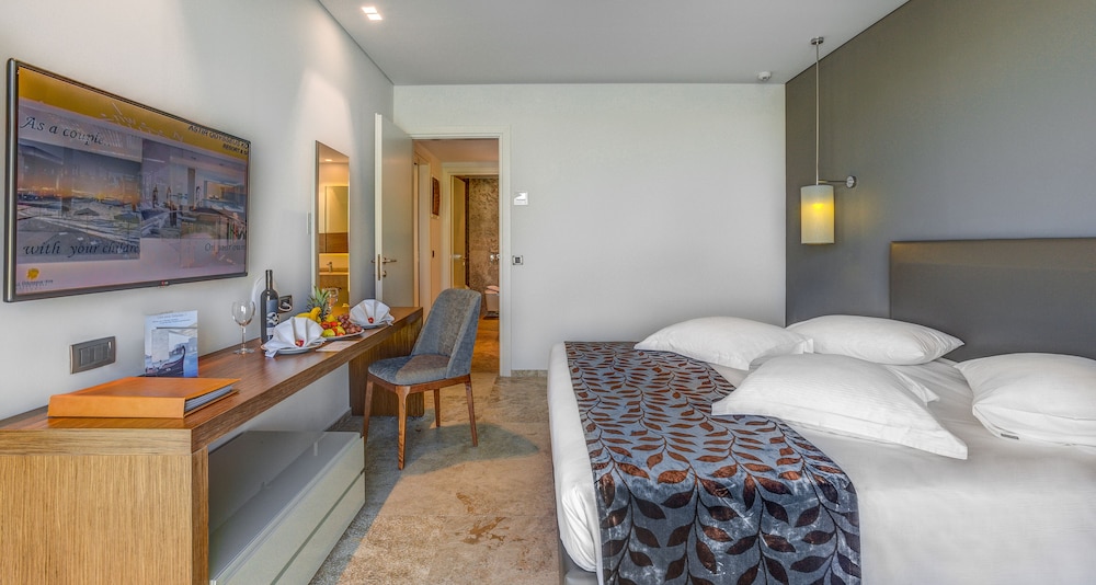 astir odysseus resort and spa