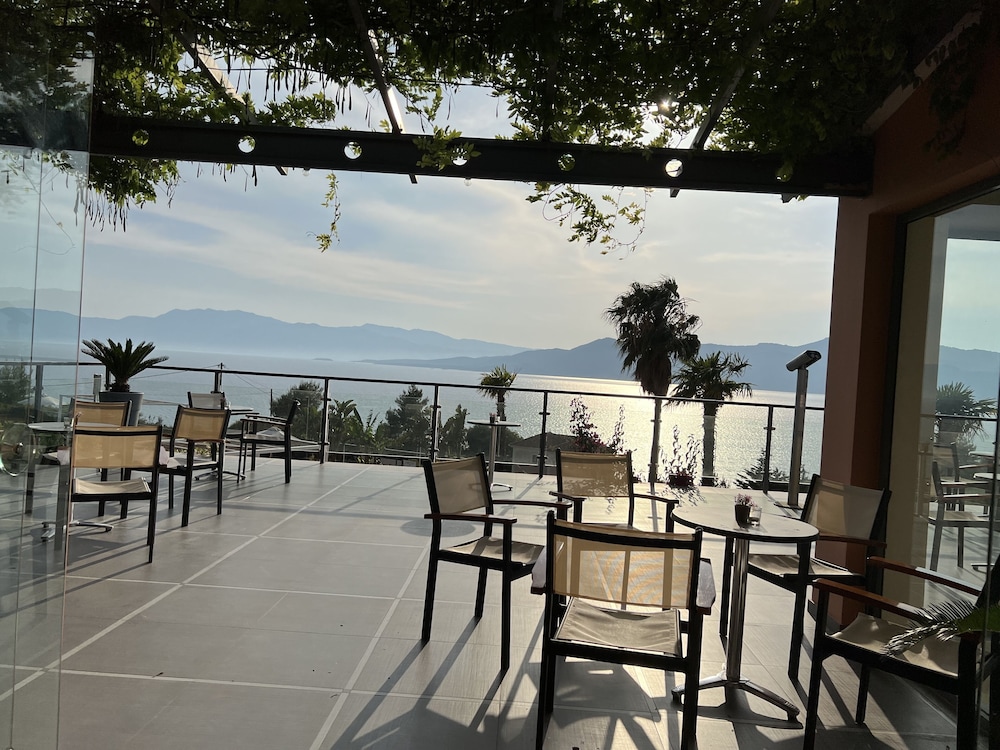 thalassa hotel