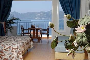thalassa hotel