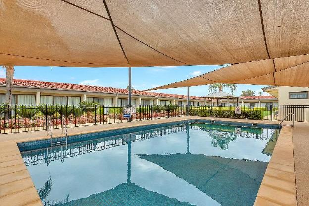 comfort inn deakin palms