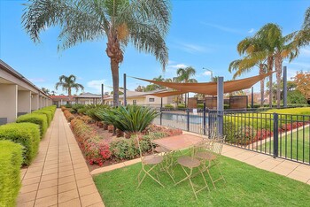 comfort inn deakin palms