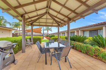 comfort inn deakin palms